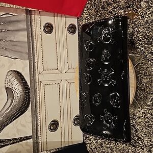 NWOT skull long wallet 💀